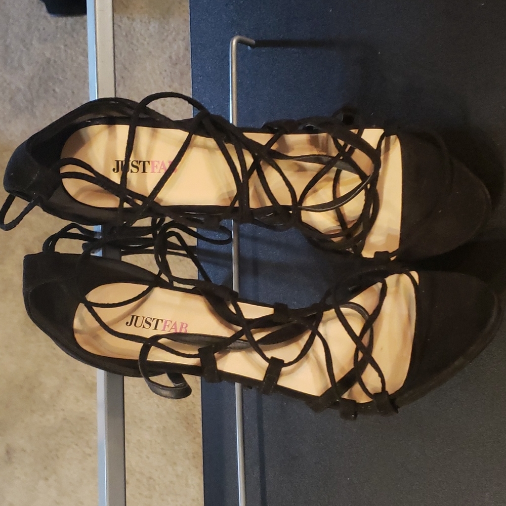 Jus Fab Size 9 Strap Heels. Straps will wrap around all the way to knee caps